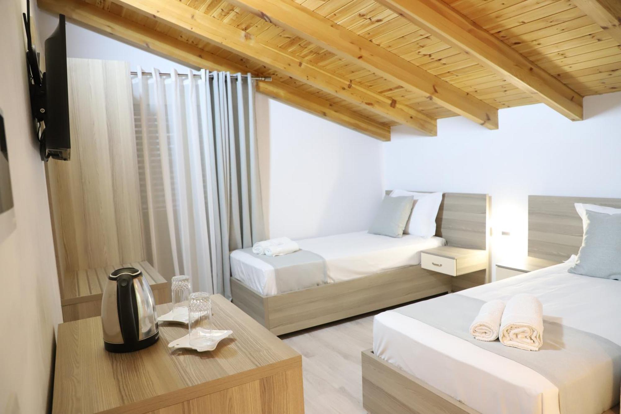 Guesthouse Kazazi Berat Exterior foto
